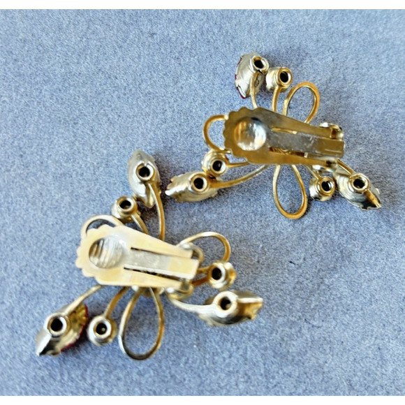 Vtg Pink Irridescent Aurora Borealis Prong Set Clip On Earrings Gold-tone - Picture 2 of 14